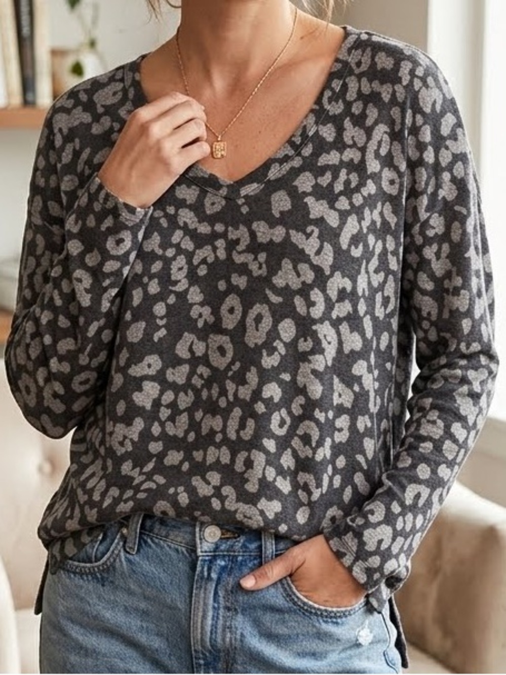 Old Navy Leopard Print Sweater V Neck Small NWT Oversized Gray Pullover Knit Top